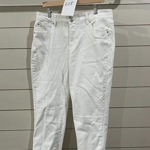 TIME AND TRU MID RISE WHITE CROPPED JEANS, NWOT 16W (208)